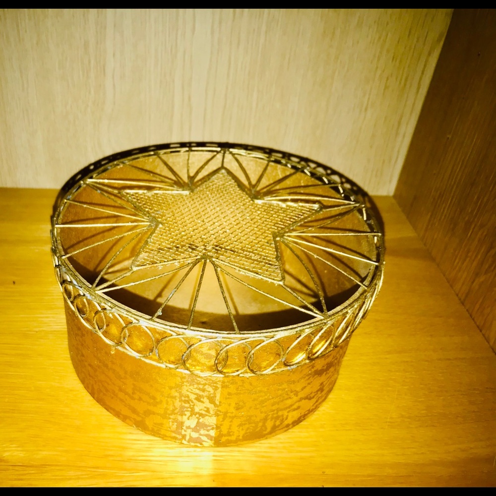 New Handmade Box Gold Color Star Design - Picture 14 of 16